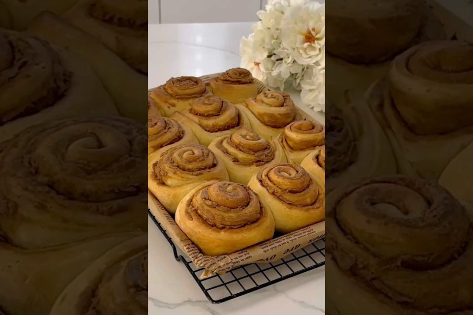 Soft and fluffy Biscoff Rolls #shorts #shortvideo #bread #biscoff #savoreasy