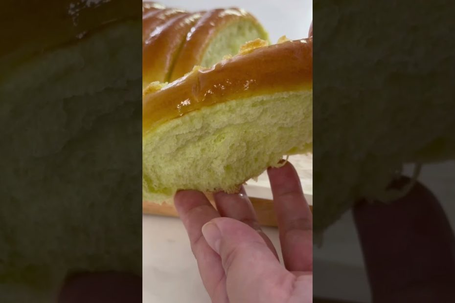 Pandan Sisir Bread #apron #baking #recipe