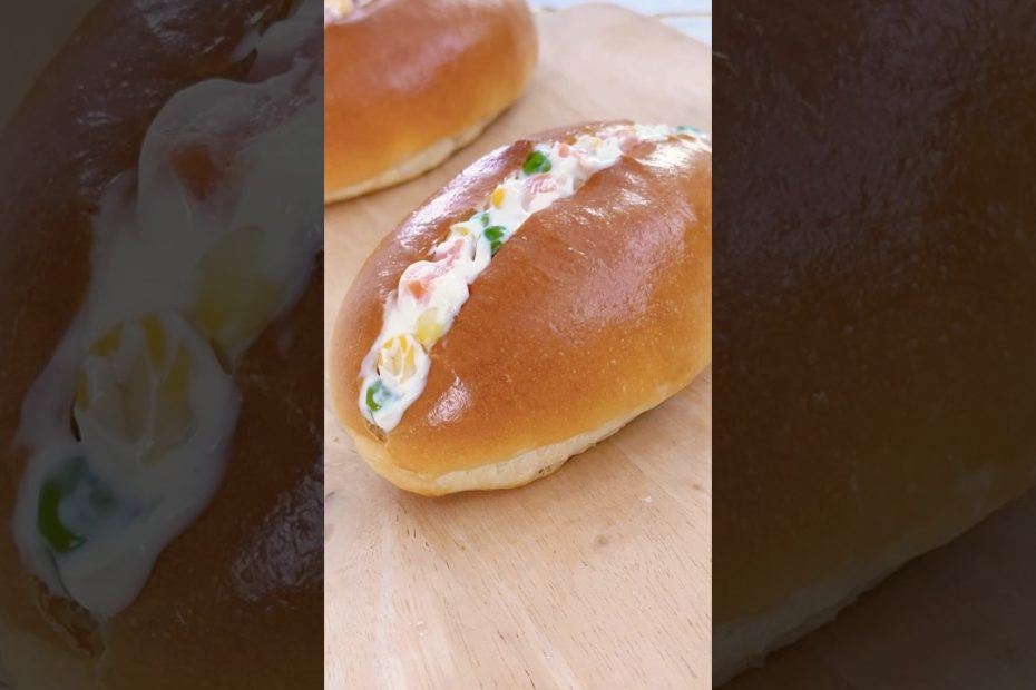 Salad Sausage Bread #baking #dothingsyoudontwanttodo #apron #recipe