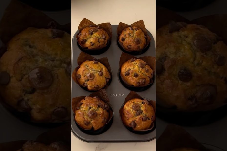 Bakery Style Banana Muffin