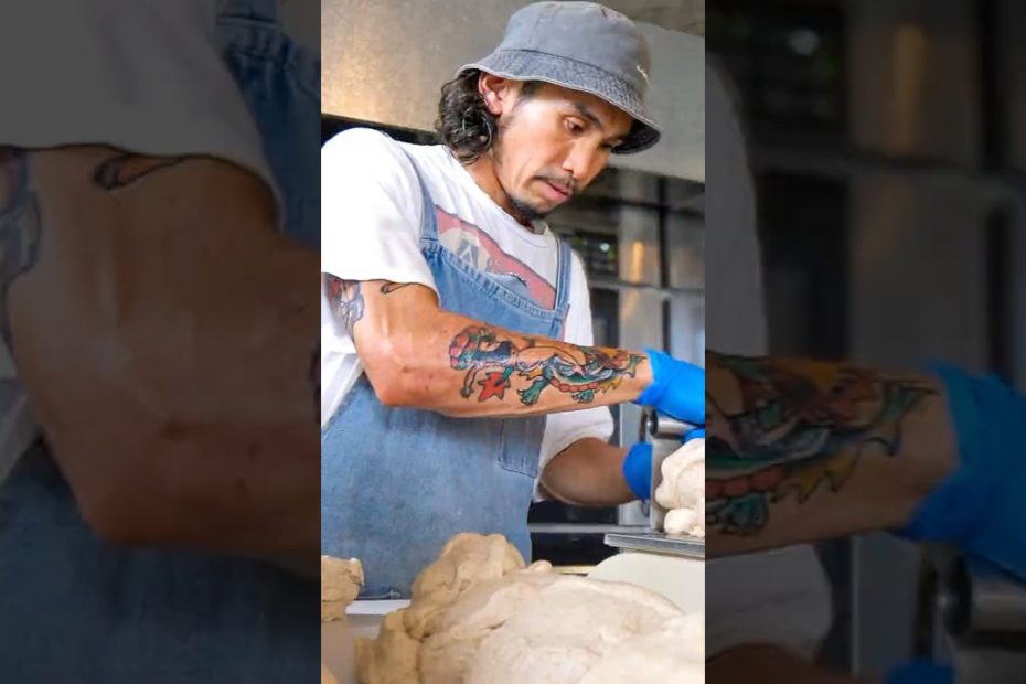 【沖縄のパン屋】飛行機に乗ってでも行きたい隠れ家ベーカリー🌴 #bread #shorts #Okinawa #japanesefood #asmr #ものがたりドキュメンタリー