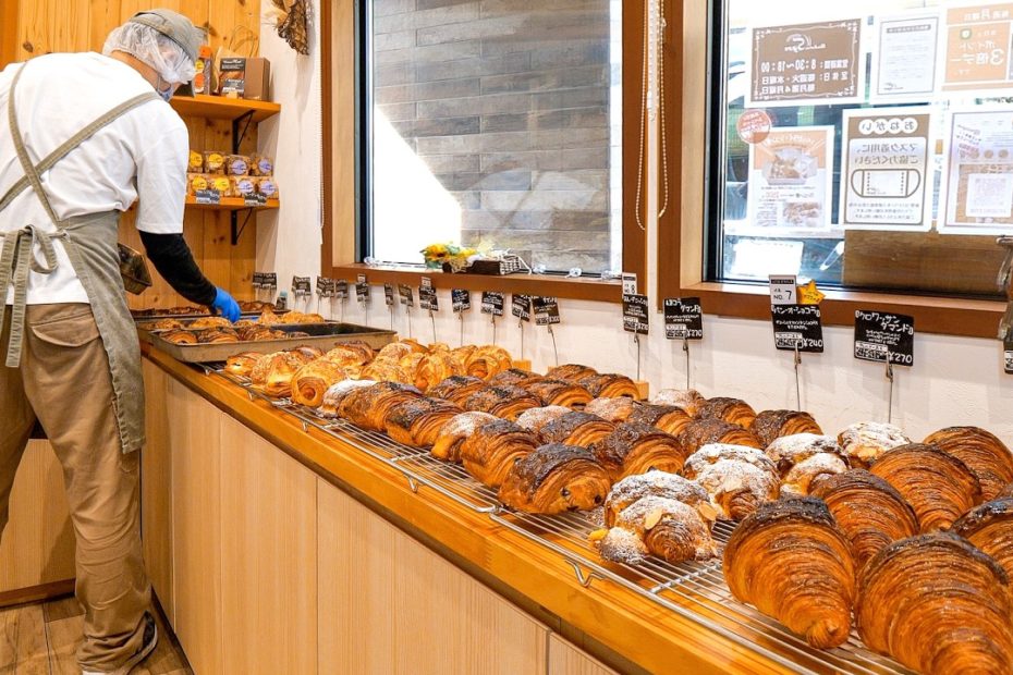 止まらないパン焼きラッシュ！深夜２時から働く地元人気ベーカリー職人たちの１日に密着🔥 ｜高砂市「Backerei Syun」