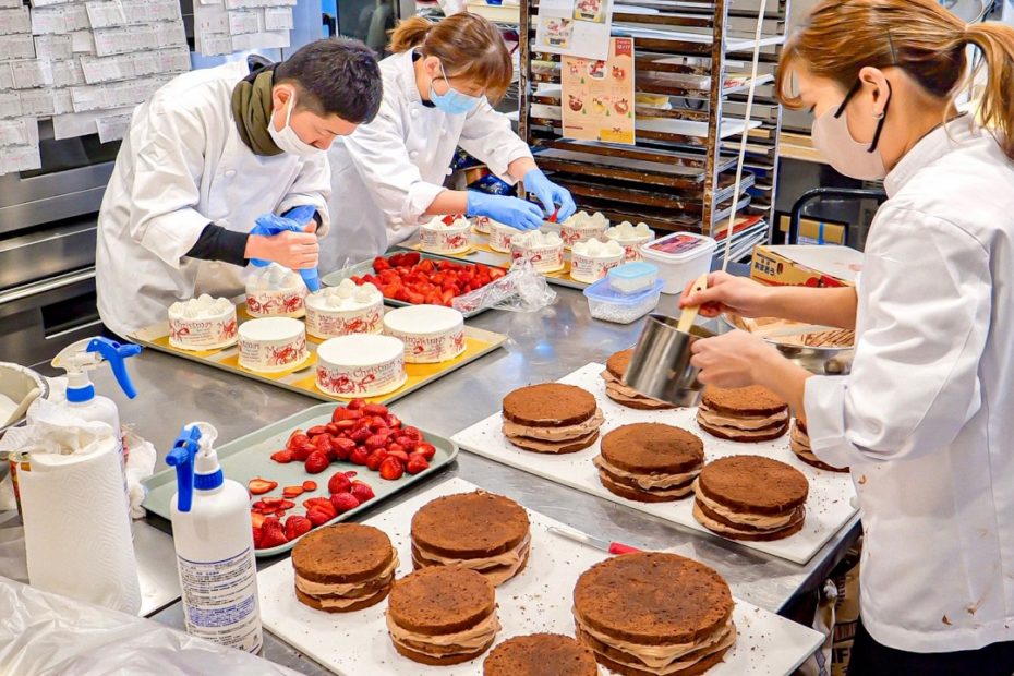 クリスマス目前！３人の凄腕パティシエが夜通し作り続ける絶品ケーキの数々に密着🎂✨